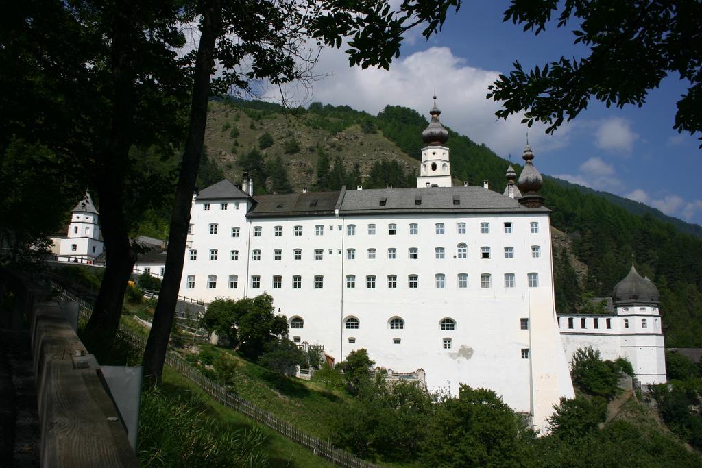 Hotel Post Curon Venosta Exterior foto